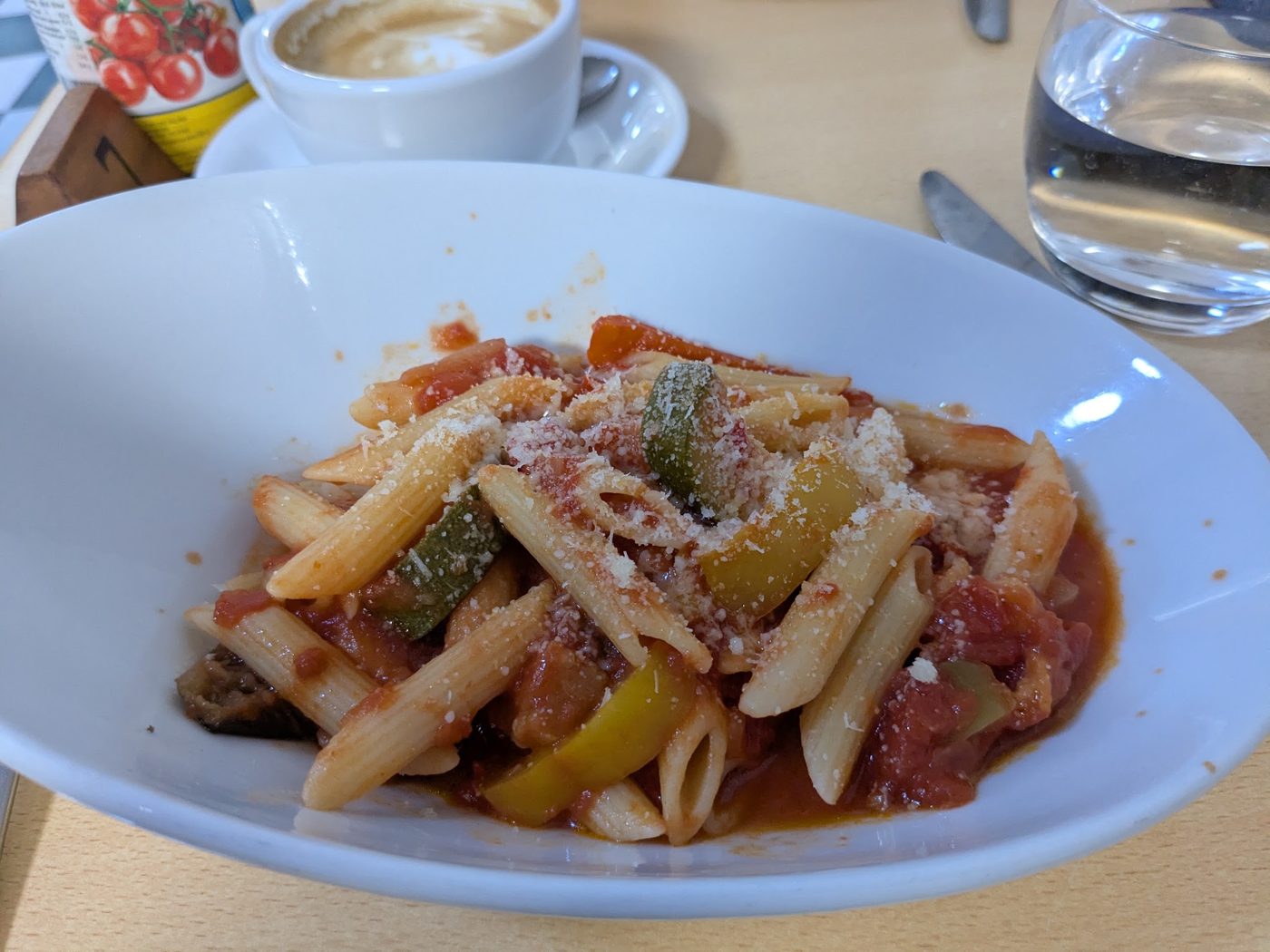 Penne with tomato and peppers
